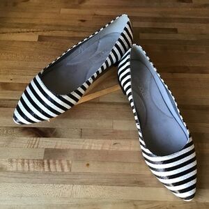 Aérosoles “Hey Girl “ flats size 9w.